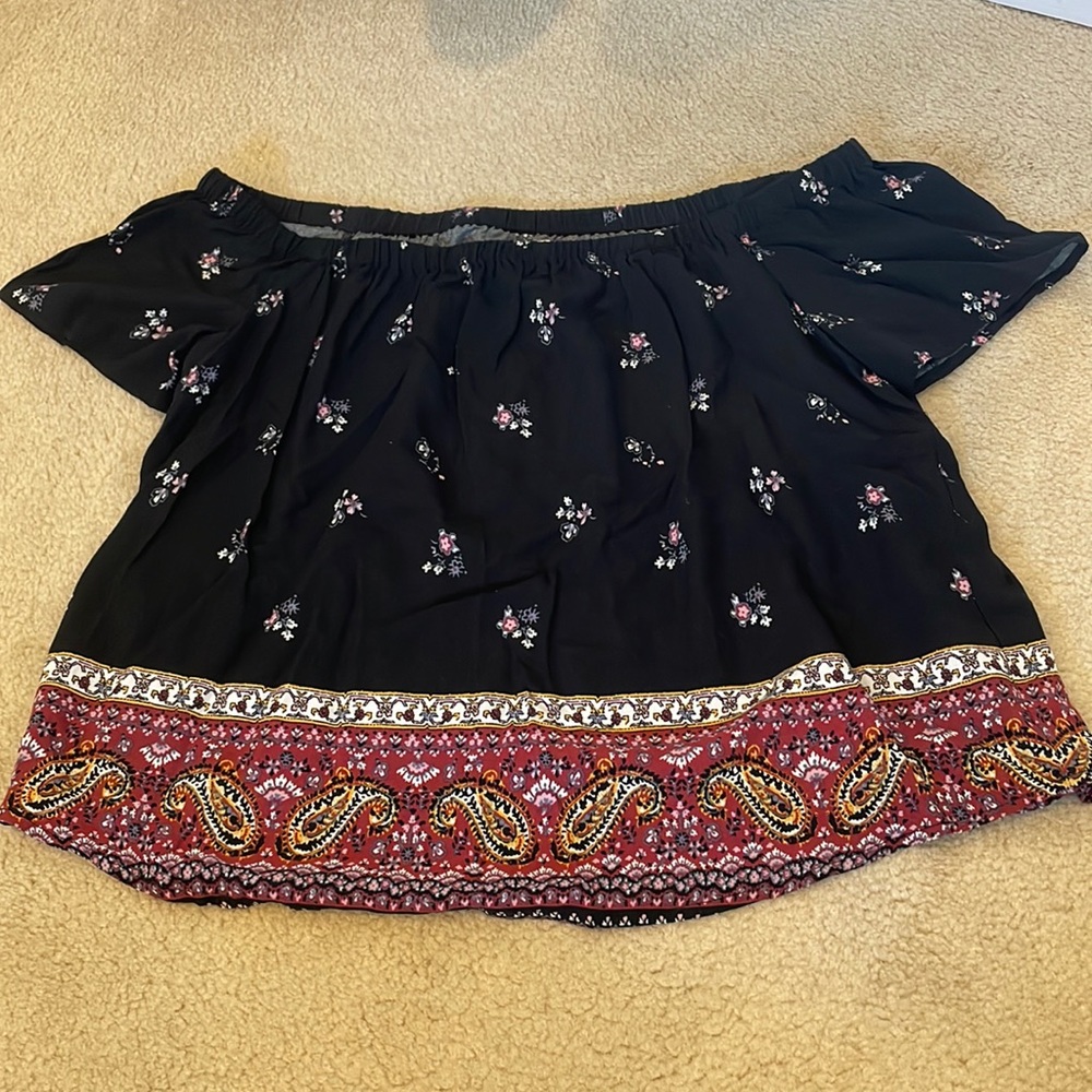 Abercrombie & Fitch Off-the-Shoulder Top